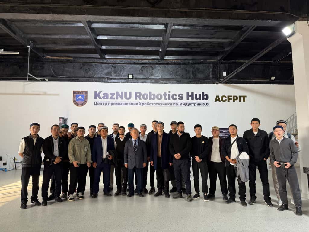 KazNU Robotics Hub зертханасына экскурсия